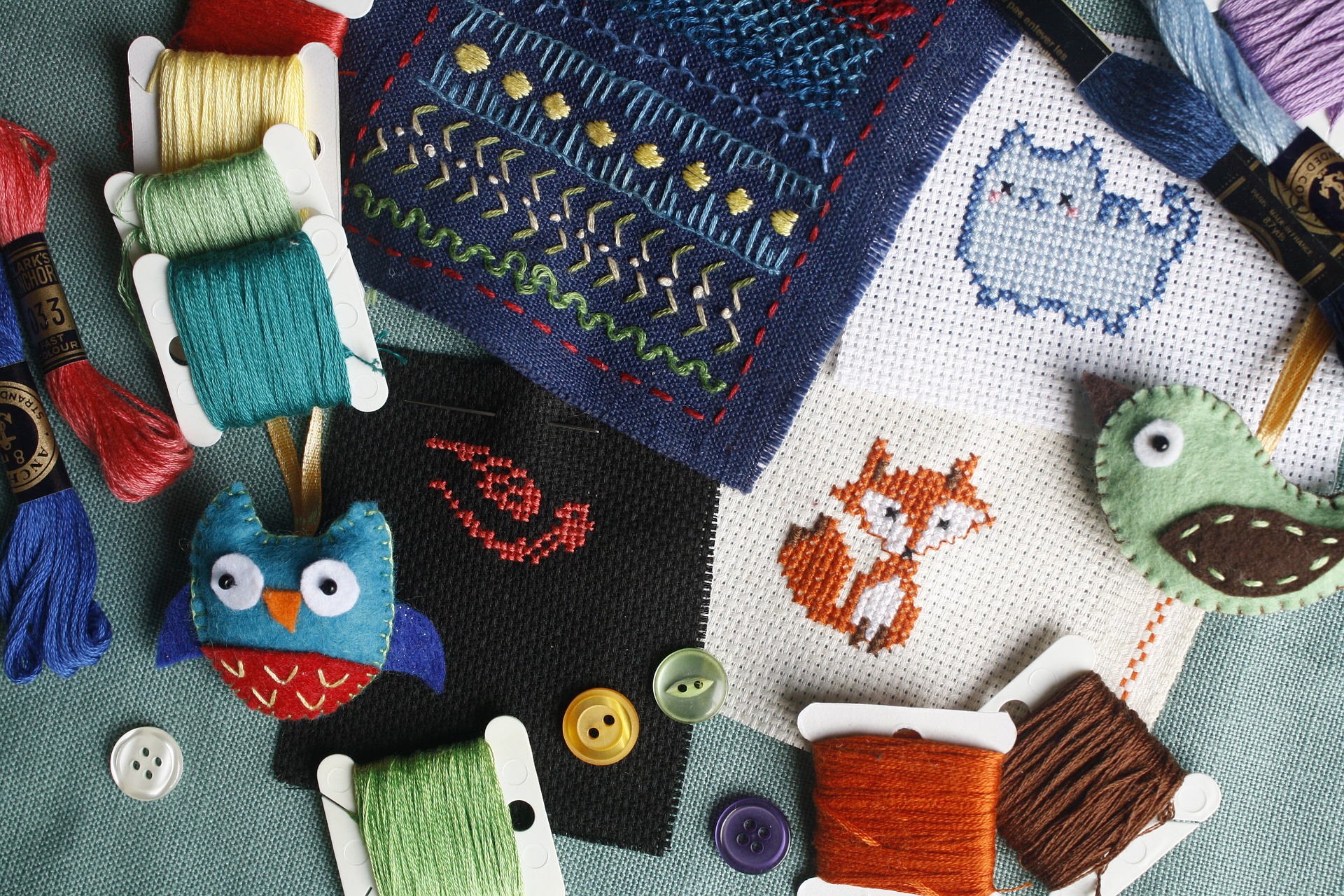 L'art du fil : tricot, broderie, crochet et dentelle