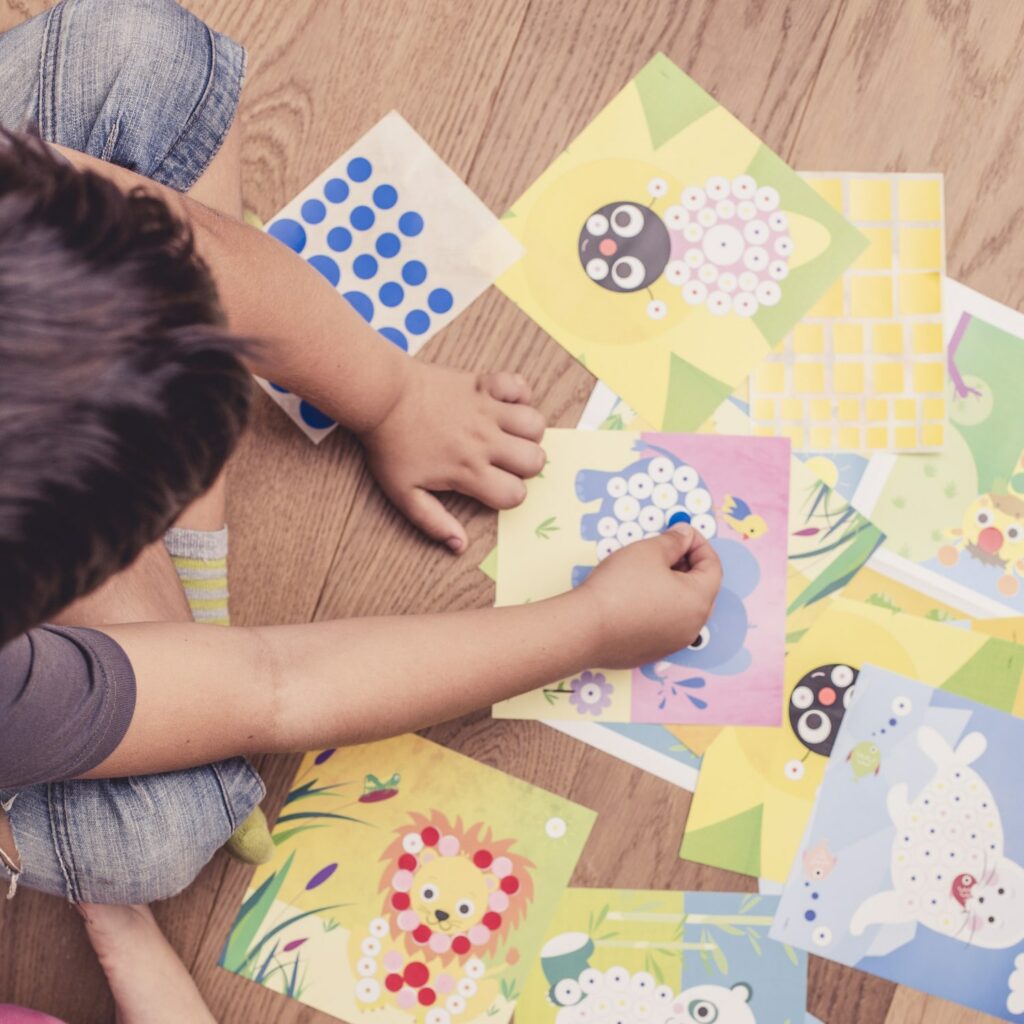 Activités bricolage enfant parfaites pendant les vacances !