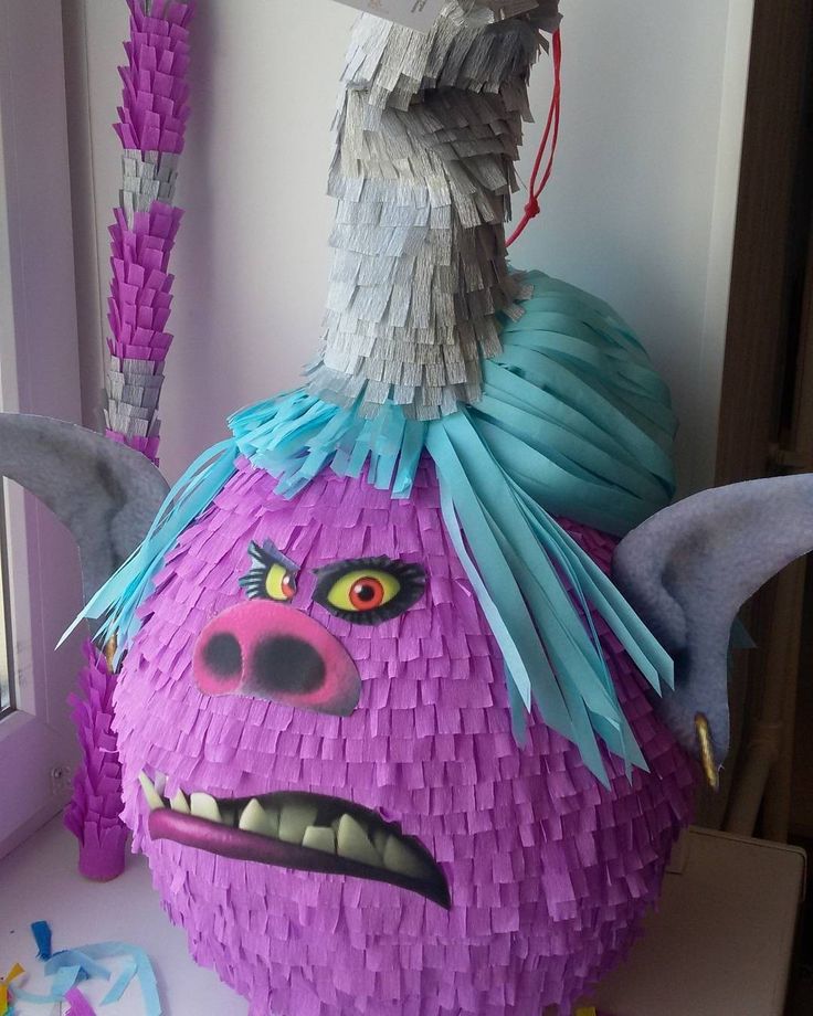 Pinata pour les enfants Bergens dans les Trolls 