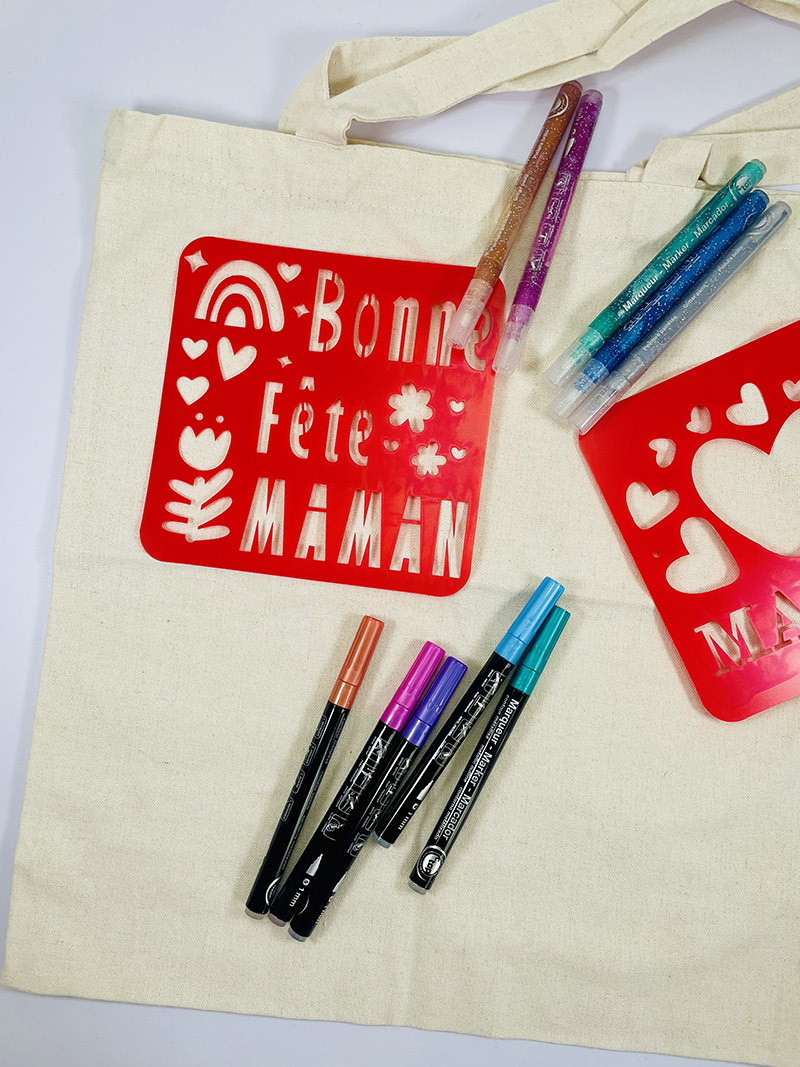 Comment customiser du textile pour créer un sac de jeu pour les enfants ?