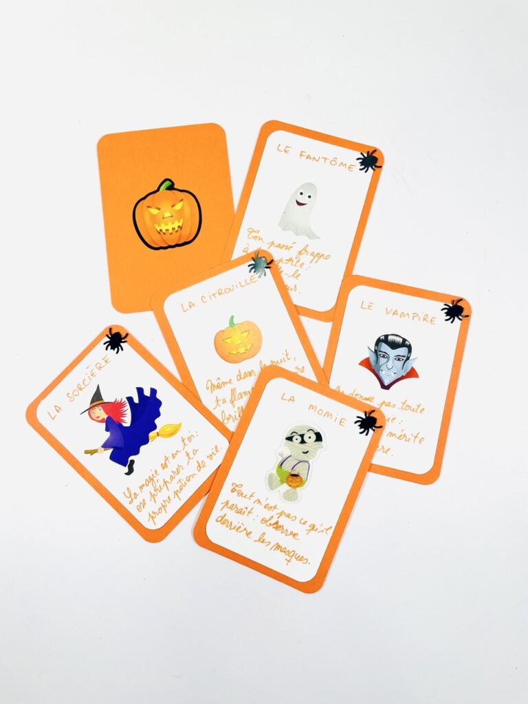 jeu d’oracle d’Halloween Famille Déguisements (le jeu des identités)