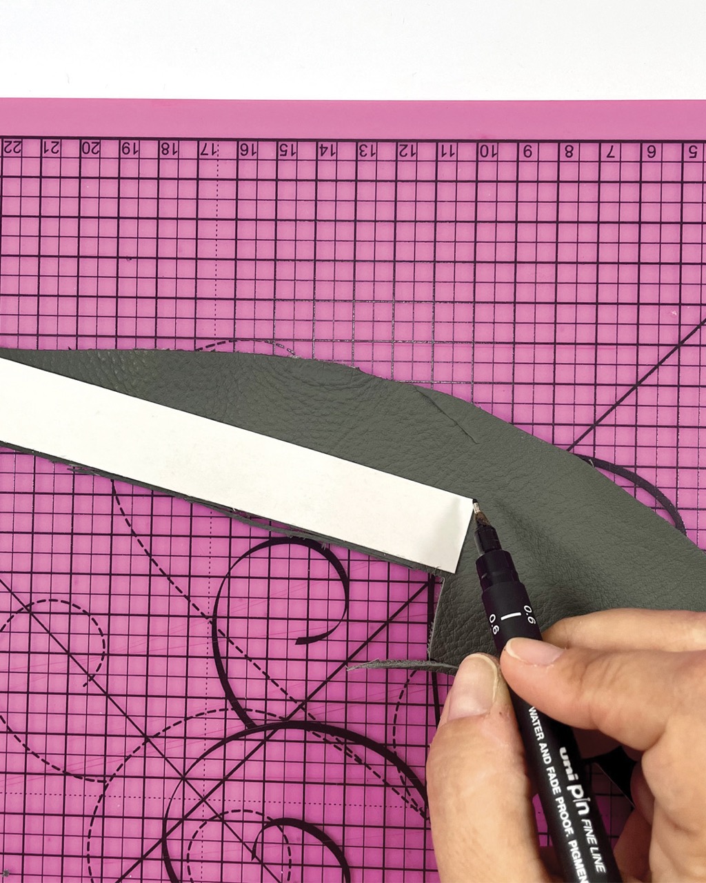 accessoires chutes de cuir : étape 1