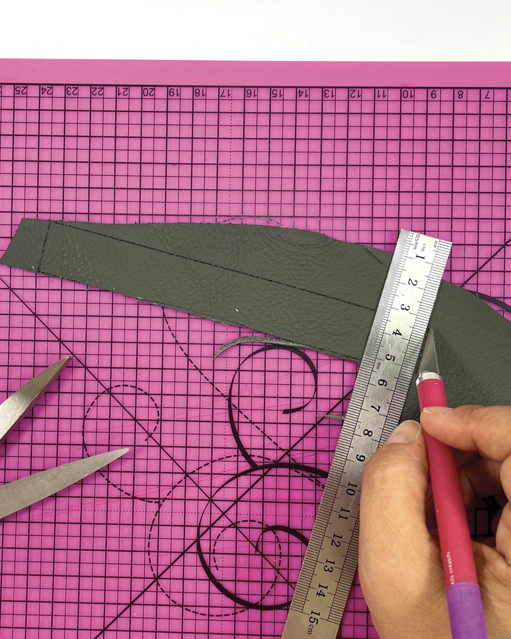 accessoires chutes de cuir : étape 2