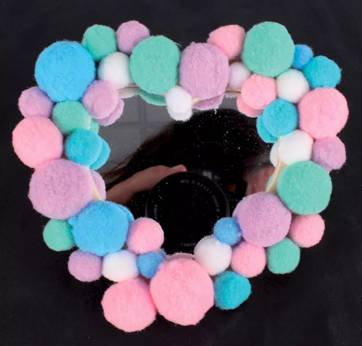 Pompons pastel 1 à 2,2 cm...