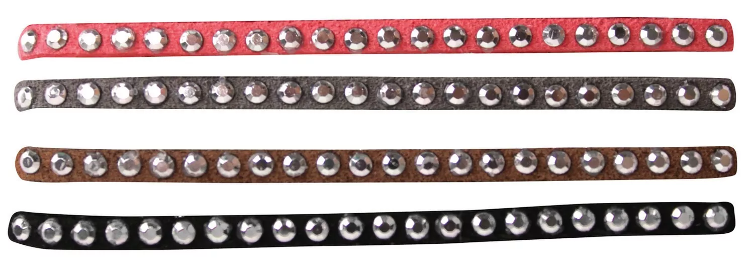 Ruban en daim avec clous...