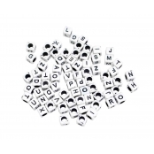 Perles lettres carrées noir blanc 0,6 cm 345 pièces