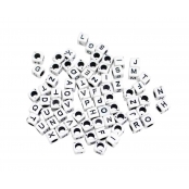 Perles lettres carrées noir blanc 0,6 cm 345 pièces