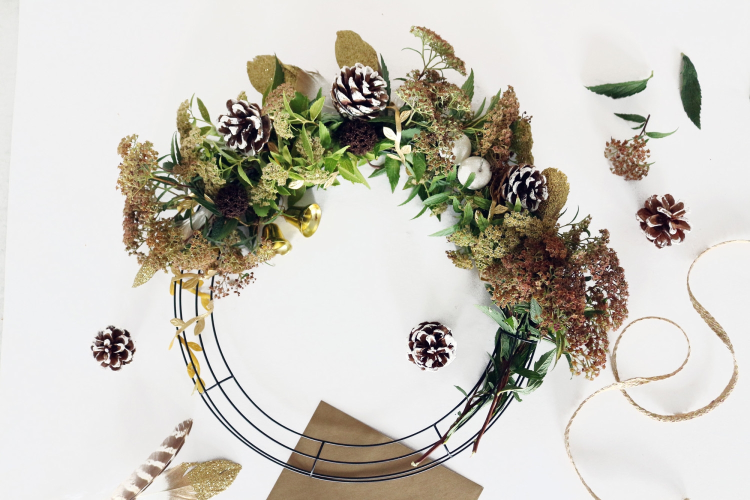 Support en métal pour couronne de Noël 30 cm - MegaCrea DIY ref 2084