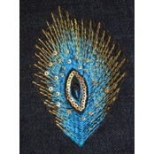 Motif Thermocollant Broderie Plume Bleu Clair 11 x 7 cm