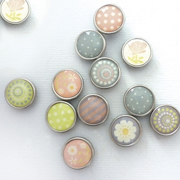 103821 - 3532431038217 - Graine créative - Magnet époxy mini Ø12mm Printemps 12 pièces - 2