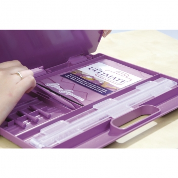 8934700 - 4006166380976 - Crafter's companion - Mallette Ultimate Pro 10 fonctions pour papier - 2