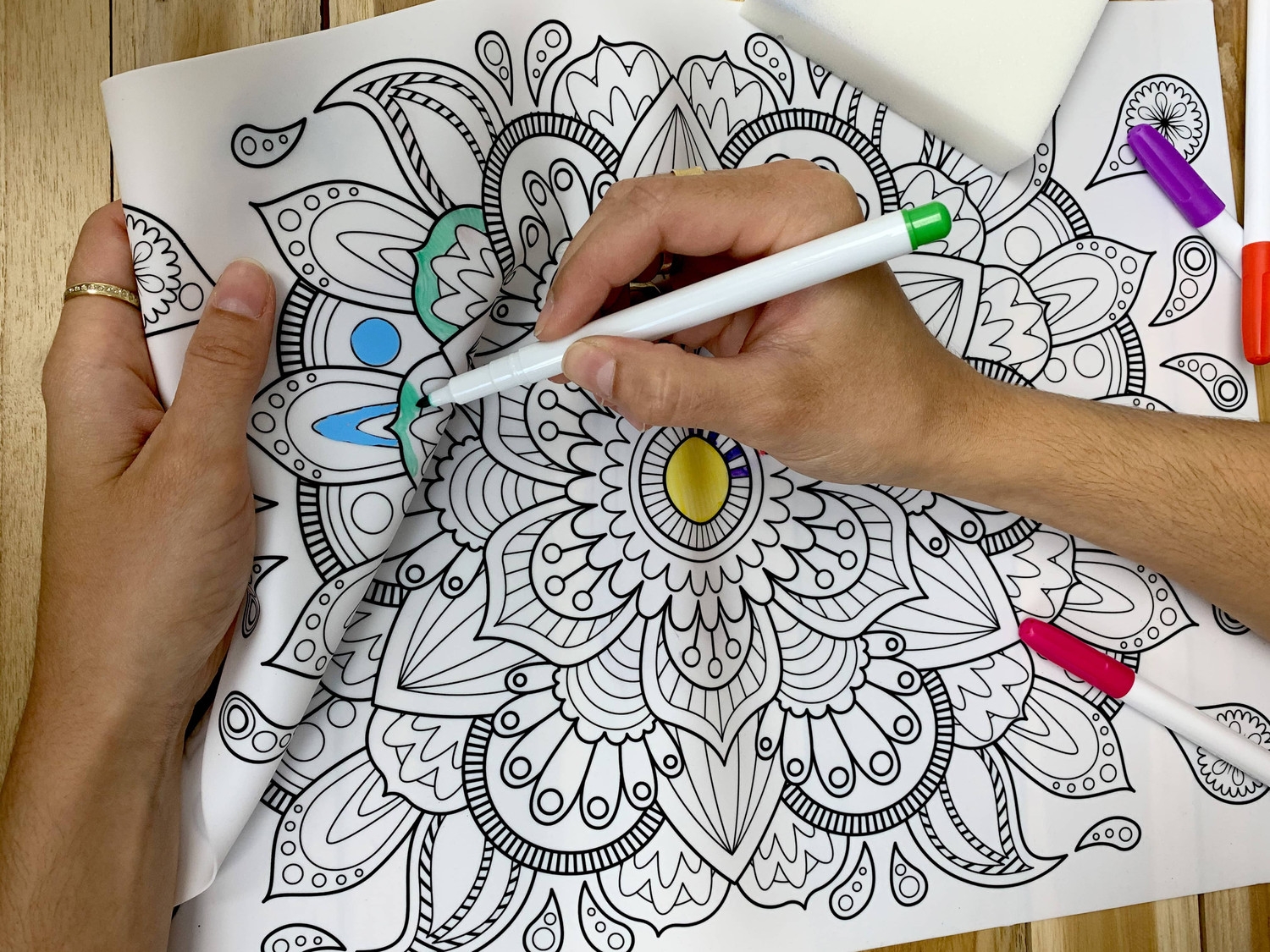 Kit coloriage Mandalas pour enfant - Carnet de coloriage et feutres -  Coffret coloriage - Creavea